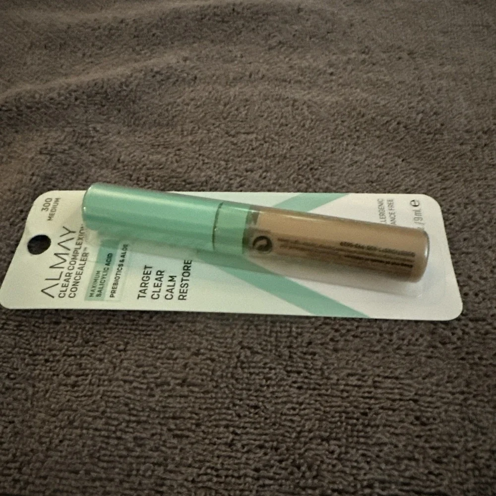 Almay Clear Complexion Concealer 300 Medium